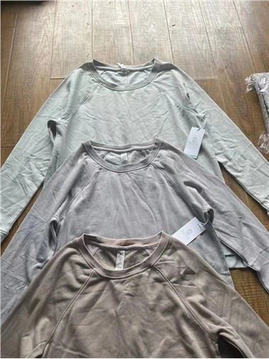 Pullover Wanita Cuci Pakaian